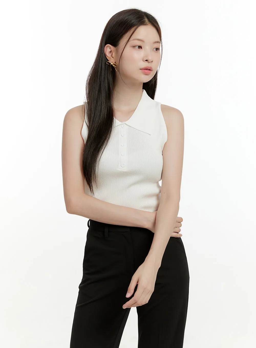 Buttoned Collar Sleeveless Top OL423