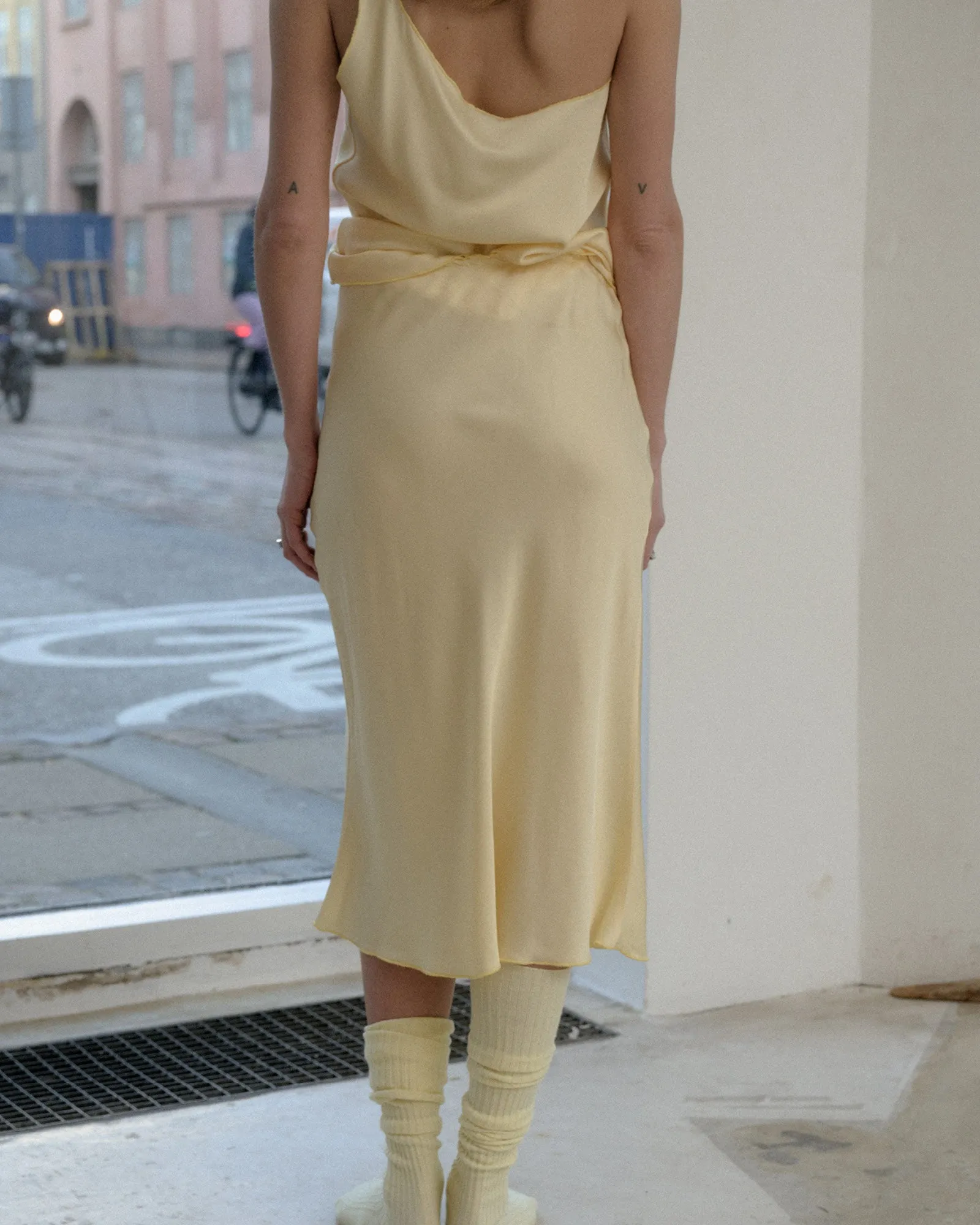 Dydine Mid-Skirt - Ecovero Satin - Sophia Yellow